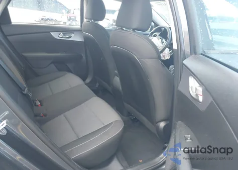 2022 Kia Forte Lxs z USA, uszkodzony, nr VIN 3KPF24AD8NE466657